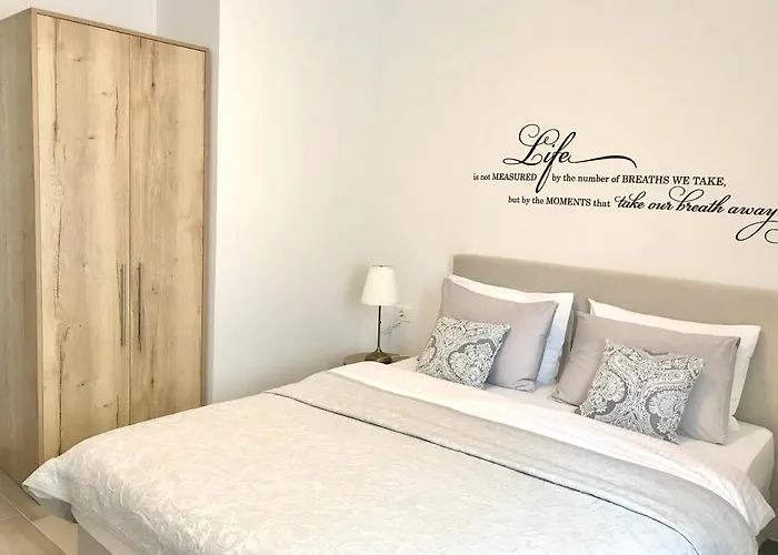 Cocoville Beach House- Makarska