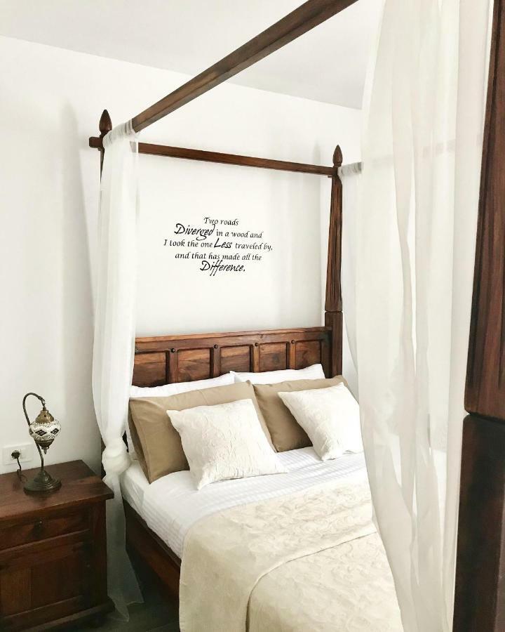 Cocoville Beach House- Apartment